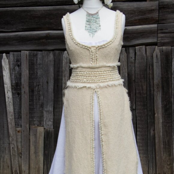 Pagan lace up Handmade Viking wedding dress, wool - Picture 4 of 8